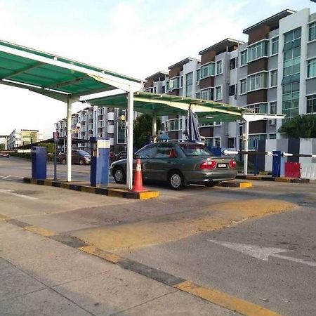Cybercity Ph1 Near Kkia By Family Homestay Donggongon Bagian luar foto